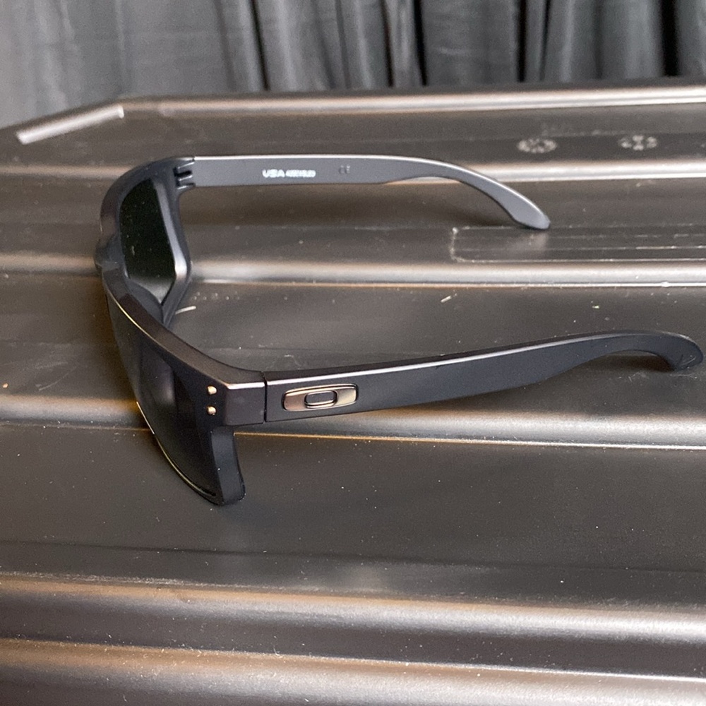 NWT! Brand New Oakley Men’s Sunglasses! - Picture 7 of 9